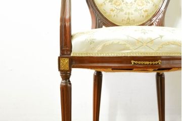 中古　スペイン高級家具　気品のある佇まいで空間を引き立てるダイニングチェア2脚セット(アームチェア、椅子、イス)(R-074501)