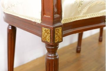 中古　スペイン高級家具　気品のある佇まいで空間を引き立てるダイニングチェア2脚セット(アームチェア、椅子、イス)(R-074501)