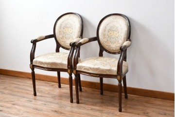 中古　スペイン高級家具　クラシカルな意匠が美しいオーバルバックのダイニングチェア2脚セット　(R-074501)