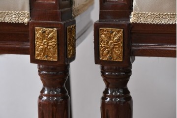 中古　スペイン高級家具　クラシカルな意匠が美しいオーバルバックのダイニングチェア2脚セット　(R-074501)