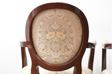 中古　スペイン高級家具　クラシカルな意匠が美しいオーバルバックのダイニングチェア2脚セット　(R-074501)