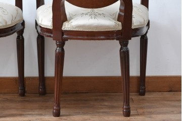 中古　スペイン高級家具　クラシカルな意匠が美しいオーバルバックのダイニングチェア2脚セット　(R-074501)