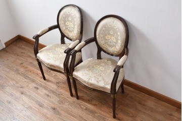 中古　スペイン高級家具　クラシカルな意匠が美しいオーバルバックのダイニングチェア2脚セット　(R-074501)