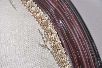 中古　スペイン高級家具　クラシカルな意匠が美しいオーバルバックのダイニングチェア2脚セット　(R-074501)