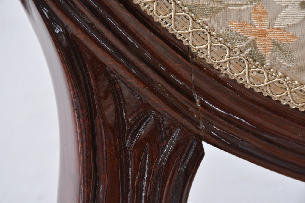 中古　スペイン高級家具　クラシカルな意匠が美しいオーバルバックのダイニングチェア2脚セット　(R-074501)