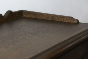 中古　美品!!　永田良介商店 　気品漂う佇まいが魅力のブックケース(本箱、飾り棚、収納棚、戸棚、キャビネット)(定価約44万円)(R-074510)