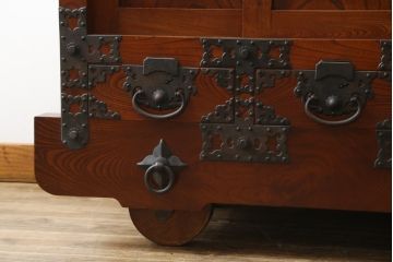 和製ビンテージ　美品!!　欅(ケヤキ)材　風格のある和の空間作りにおすすめの米沢車箪笥(和タンス、収納たんす、整理箪笥、引き出し、ヴィンテージ)(R-074511)