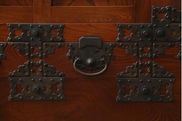 和製ビンテージ　美品!!　欅(ケヤキ)材　風格のある和の空間作りにおすすめの米沢車箪笥(和タンス、収納たんす、整理箪笥、引き出し、ヴィンテージ)(R-074511)