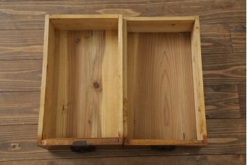 和製アンティーク　特注!!　上手物!!　漆塗り　堂々とした佇まいの重ね総桐箪笥(時代箪笥、和タンス、総桐たんす、収納箪笥、衣装箪笥、重ね箪笥、引き出し)(R-074512)
