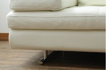 中古　短期半年使用!!　極美品　NICOLETTIHOME(ニコレッティ)　Serena(セレナ)シリーズ　Kランク(K1585ホワイト)　総革　清潔感のある白が空間を引き立てる2人掛けソファ(トランスフォームソファ、レザーソファ、アームソファ, 二人掛け、2P)(定価約64万円)(R-074513)