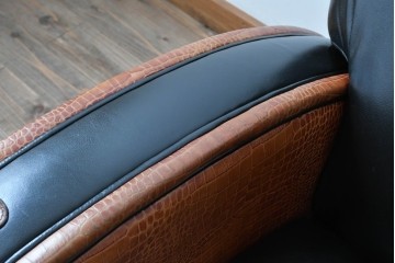 中古　イタリア　Formitalia(フォルミタリア)　PAOLO GUCCI(パオロ　グッチ)　本革(レザー)　斬新なデザインで存在感抜群の1人掛けソファ　(R-074515)