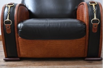 中古　イタリア　Formitalia(フォルミタリア)　PAOLO GUCCI(パオロ　グッチ)　本革(レザー)　斬新なデザインで存在感抜群の1人掛けソファ　(R-074515)