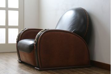 中古　イタリア　Formitalia(フォルミタリア)　PAOLO GUCCI(パオロ　グッチ)　本革(レザー)　斬新なデザインで存在感抜群の1人掛けソファ(アームソファ、一人掛け、1Pソファ)(R-074516)