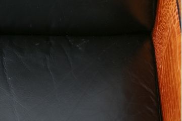 中古　イタリア　Formitalia(フォルミタリア)　PAOLO GUCCI(パオロ　グッチ)　本革(レザー)　斬新なデザインで存在感抜群の1人掛けソファ(アームソファ、一人掛け、1Pソファ)(R-074516)
