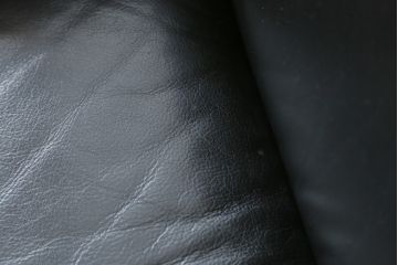 中古　イタリア　Formitalia(フォルミタリア)　PAOLO GUCCI(パオロ　グッチ)　本革(レザー)　斬新なデザインで存在感抜群の1人掛けソファ(アームソファ、一人掛け、1Pソファ)(R-074516)
