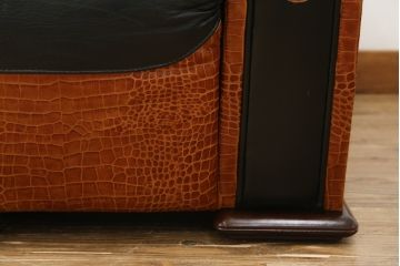 中古　イタリア　Formitalia(フォルミタリア)　PAOLO GUCCI(パオロ　グッチ)　本革(レザー)　斬新なデザインで存在感抜群の1人掛けソファ(アームソファ、一人掛け、1Pソファ)(R-074516)