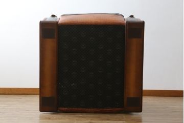 中古　イタリア　Formitalia(フォルミタリア)　PAOLO GUCCI(パオロ　グッチ)　本革(レザー)　斬新なデザインで存在感抜群の1人掛けソファ(アームソファ、一人掛け、1Pソファ)(R-074516)
