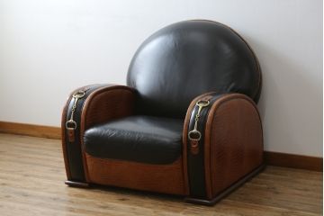 中古　イタリア　Formitalia(フォルミタリア)　PAOLO GUCCI(パオロ　グッチ)　本革(レザー)　斬新なデザインで存在感抜群の1人掛けソファ(アームソファ、一人掛け、1Pソファ)(R-074516)