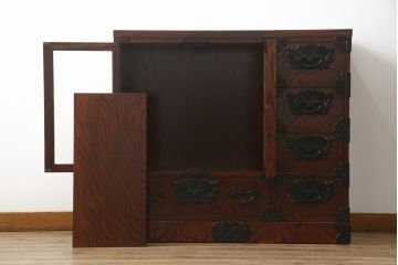 中古　美品　岩谷堂箪笥　品の良い金具が魅力のサイドボード(サイドキャビネット、引き出し、収納棚、戸棚、飾り棚、収納タンス)(R-074518)