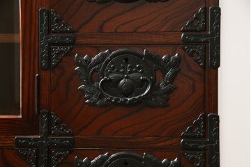 中古　美品　岩谷堂箪笥　品の良い金具が魅力のサイドボード(サイドキャビネット、引き出し、収納棚、戸棚、飾り棚、収納タンス)(R-074518)
