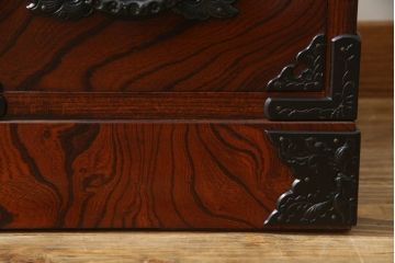 中古　美品　岩谷堂箪笥　品の良い金具が魅力のサイドボード(サイドキャビネット、引き出し、収納棚、戸棚、飾り棚、収納タンス)(R-074518)