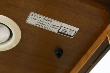 中古　カリモク家具(karimoku)　domani(ドマーニ)　Morganton(モーガントン)　ライトコニャック色　ディスプレイ什器におすすめ! 照明付きのガラスキャビネット(ガラスケース、飾り棚、陳列棚)(R-074521)