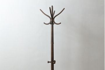 和製ビンテージ　秋田木工　曲げ木　スッキリとしたデザインでどんなお部屋でも使いやすいポールハンガー(コートハンガー、帽子掛け、店舗什器、ヴィンテージ)(R-074525)