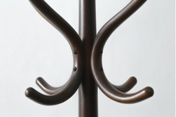 和製ビンテージ　秋田木工　曲げ木　スッキリとしたデザインでどんなお部屋でも使いやすいポールハンガー(コートハンガー、帽子掛け、店舗什器、ヴィンテージ)(R-074525)