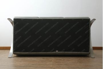 中古　短期使用2ヶ月　美品　KELVIN GIORMANI (ケルビンジョルマーニ)　Luxury Sofas　本革　シンプルでモダンなデザインが魅力的なクッション付き3人掛けソファ(レザー、3人掛けソファ、三人掛け、3P)(定価約40万円)(R-074529)