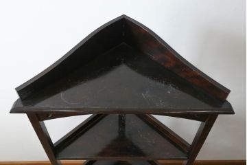 和製アンティーク　上手物!!　ナラ材　落ち着いた色味が印象的な古い洋館のコーナーキャビネット(飾り棚、収納棚、戸棚)(R-074530)