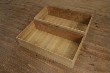 和製アンティーク　上手物!!　特注高級品!!　前面槐(えんじゅ)材　重厚感ある佇まいと金具の立派な時代箪笥ローボード(テレビ台、テレビボード、収納箪笥、衣装箪笥、和タンス、引き出し、ローチェスト)(R-074532)