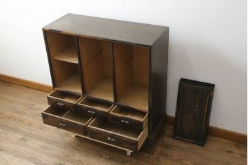 和製アンティーク　指物工芸品!!　前面黒柿くじゃく杢　天板・側面・裏板キハダ材　ケンドン板戸鏡板無垢材　渋い色味と独特な杢目が目を惹く高級書箱(本箱、収納棚、書棚、戸棚)(R-074534)
