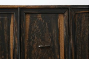 和製アンティーク　指物工芸品!!　前面黒柿くじゃく杢　天板・側面・裏板キハダ材　ケンドン板戸鏡板無垢材　渋い色味と独特な杢目が目を惹く高級書箱(本箱、収納棚、書棚、戸棚)(R-074534)