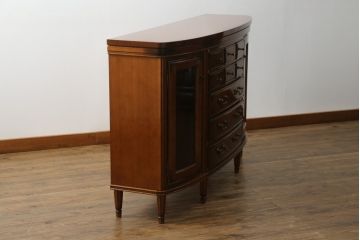 中古　美品!!　maruni(マルニ木工)　高級ライン ブリタニアシリーズ　サイドボード135　上品な佇まいが美しいサイドボード(サイドキャビネット、収納棚、戸棚、飾り棚、引き出し)(定価約100万円)(R-074535)