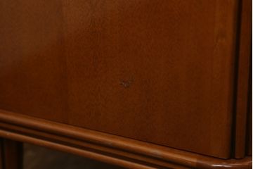 中古　美品!!　maruni(マルニ木工)　高級ライン ブリタニアシリーズ　サイドボード135　上品な佇まいが美しいサイドボード(サイドキャビネット、収納棚、戸棚、飾り棚、引き出し)(定価約100万円)(R-074535)