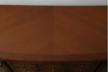 中古　美品!!　maruni(マルニ木工)　高級ライン ブリタニアシリーズ　サイドボード135　上品な佇まいが美しいサイドボード(サイドキャビネット、収納棚、戸棚、飾り棚、引き出し)(定価約100万円)(R-074535)