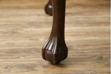 イギリスアンティーク　Lloyd's Antiques(ロイズ・アンティークス)取り扱い　ウォールナット材　波打つ縁のデザインが愛らしいローテーブル(センターテーブル、コーヒーテーブル、ラウンドテーブル、サイドテーブル、英国)(R-074537)
