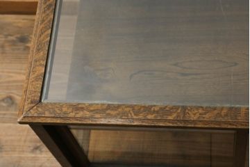 和製アンティーク　上手物!!　ナラ(楢)材　昭和レトロ　しっかりした作りの奥行きのある卓上ガラスケース(ロータイプGケース、ショーケース、ディスプレイケース、コレクションケース、飾り棚、陳列棚、店舗什器)(R-074542)