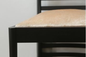 中古　展示品　美品　Cassina(カッシーナ)　292　HILL HOUSE,1(ヒルハウス1)　CHARLES RENNIE MACKINTOSH(チャールズ・レニー・マッキントッシュ)　スタイリッシュでモダンなデザインが格好良いラダーバックチェア(椅子、イス、ダイニングチェア)(定価約47万3千円)(R-074544)