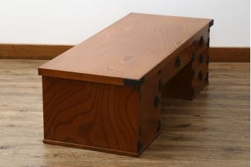 和製ビンテージ　民芸家具　岩谷堂箪笥　アラレ紋様金具が目を引く両袖机(ヴィンテージ、ローテーブル、デスク、座机、在宅ワーク、在宅用)(R-074550)
