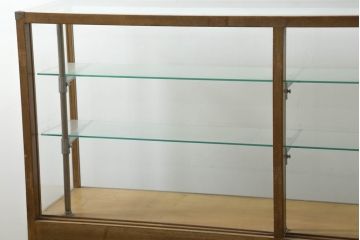 和製アンティーク　人気の薄型サイズ　レトロなデザインがおしゃれなガラスケース(Gケース、カウンターショーケース、ディスプレイケース、コレクションケース、キャビネット、飾り棚、陳列棚、店舗什器)(R-074553)