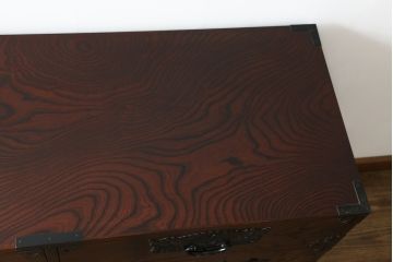 中古　美品　仙台民芸箪笥(仙台箪笥)　落ち着いた色味と美しい杢目が目を惹く漆塗りの衣装箪笥(引き出し、チェスト、和たんす、収納箪笥)(R-074554)