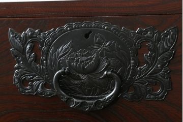 中古　美品　仙台民芸箪笥(仙台箪笥)　落ち着いた色味と美しい杢目が目を惹く漆塗りの衣装箪笥(引き出し、チェスト、和たんす、収納箪笥)(R-074554)