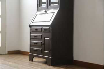 中古　北海道民芸家具　上品な雰囲気漂うビューローブックケース(ライティングビューロー、簿記机、引き出し、ブックシェルフ、本棚、飾り棚、収納棚、戸棚、ワークデスク、在宅ワーク、在宅用)(R-074555)