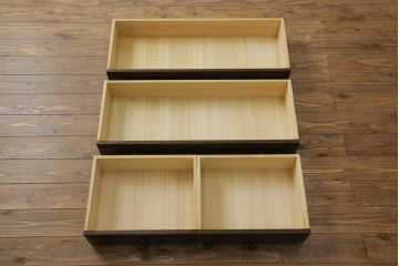 中古　美品　北海道民芸家具　落ち着いた佇まいで空間を引き立てるローチェスト(ローボード、テレビボード、テレビ台、ベンチチェスト、引き出し)(R-074557)