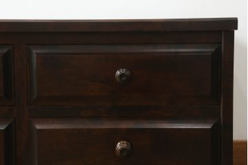中古　美品　北海道民芸家具　落ち着いた佇まいで空間を引き立てるローチェスト(ローボード、テレビボード、テレビ台、ベンチチェスト、引き出し)(R-074557)