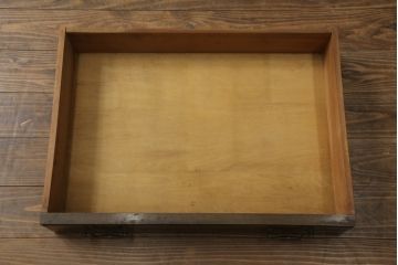 和製アンティーク　上手物!!　樺(カバ)材　古い洋館で使われていた美しい彫刻入りキャビネット(食器棚、戸棚、収納棚、飾り棚、ブックケース、本箱)(R-074559)
