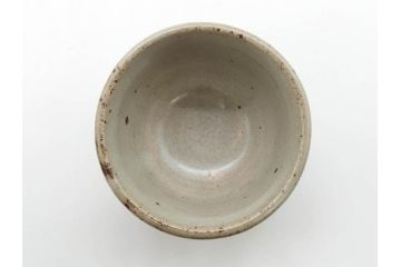 重要無形文化財　人間国宝　島岡達三　縄文象嵌　赤絵　縁起の良い絵付けが印象的なぐい呑(酒器、ぐい呑み、和食器、共箱付き)(R-074569)