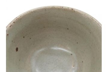 重要無形文化財　人間国宝　島岡達三　縄文象嵌　赤絵　縁起の良い絵付けが印象的なぐい呑(酒器、ぐい呑み、和食器、共箱付き)(R-074569)