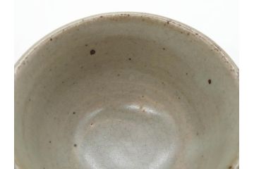 重要無形文化財　人間国宝　島岡達三　縄文象嵌　赤絵　縁起の良い絵付けが印象的なぐい呑(酒器、ぐい呑み、和食器、共箱付き)(R-074569)